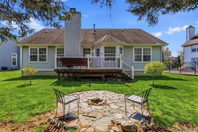 4092 Autumn Wood Drive, Fenton, MI 48430