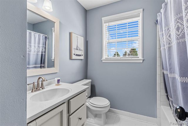 4092 Autumn Wood Drive, Fenton, MI 48430