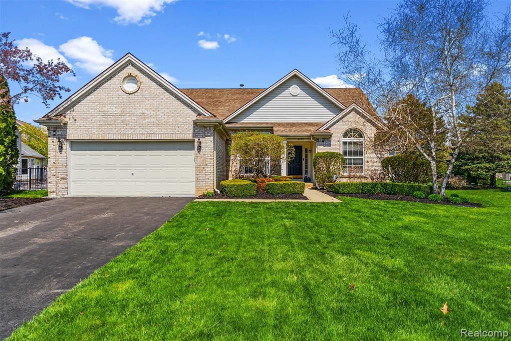 4092 Autumn Wood Drive, Fenton, MI 48430