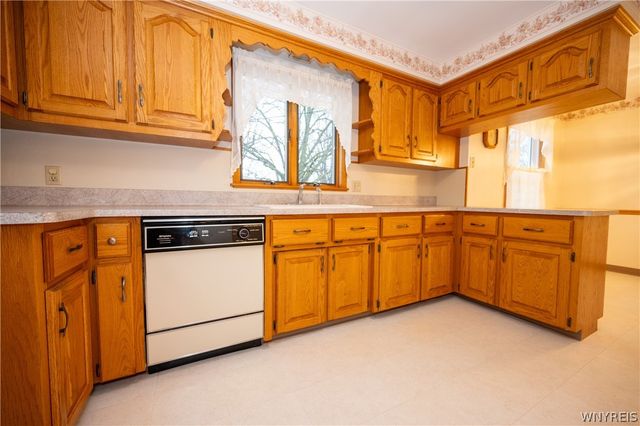 27 Edmund Street, Cheektowaga, NY 14227