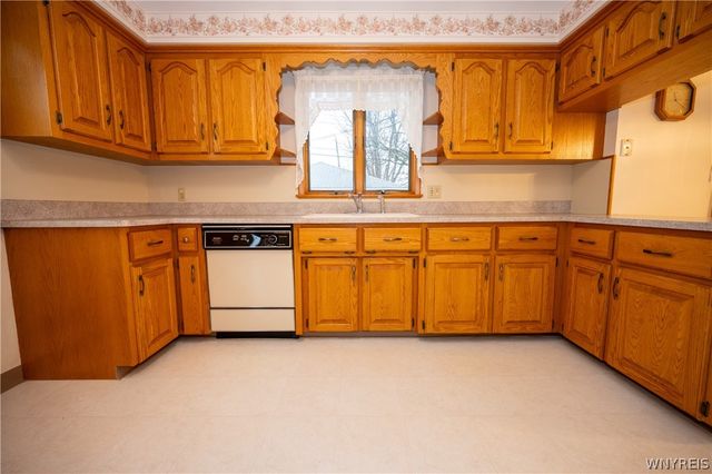 27 Edmund Street, Cheektowaga, NY 14227