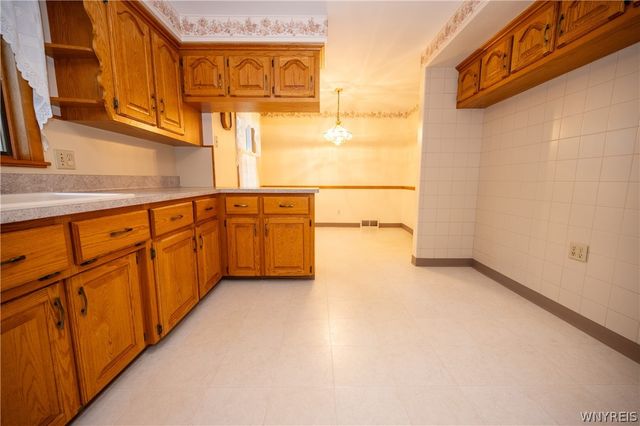 27 Edmund Street, Cheektowaga, NY 14227