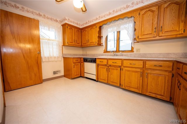 27 Edmund Street, Cheektowaga, NY 14227