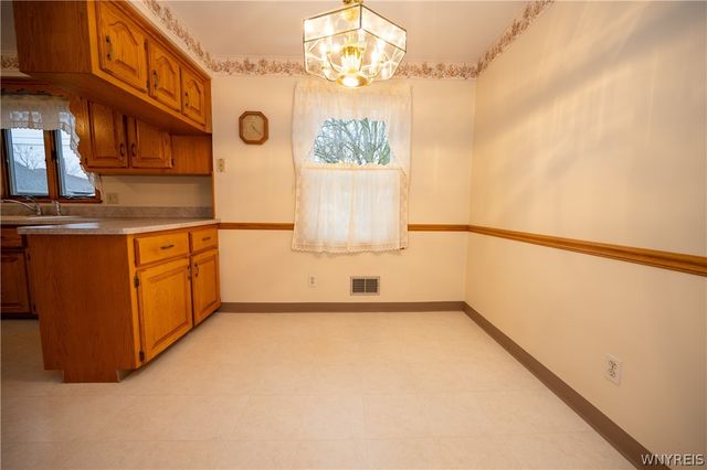 27 Edmund Street, Cheektowaga, NY 14227