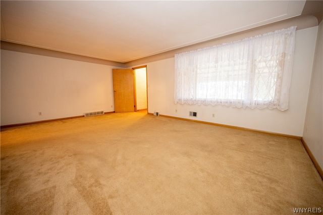 27 Edmund Street, Cheektowaga, NY 14227