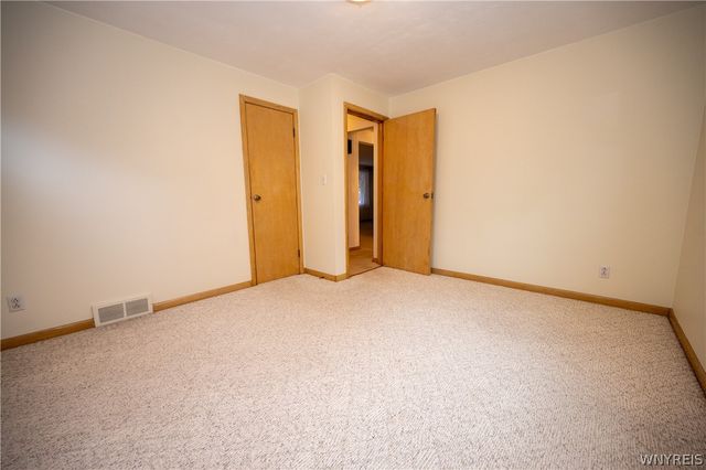 27 Edmund Street, Cheektowaga, NY 14227