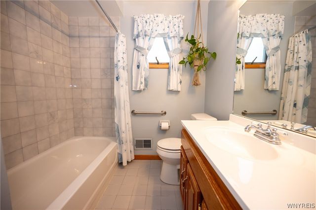 27 Edmund Street, Cheektowaga, NY 14227