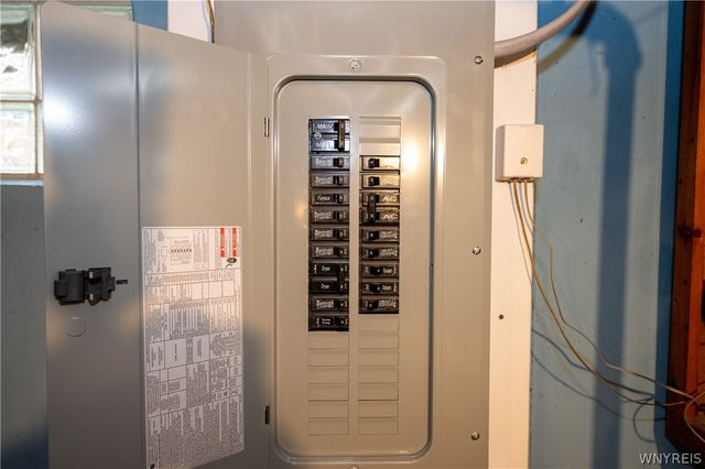 27 Edmund Street, Cheektowaga, NY 14227