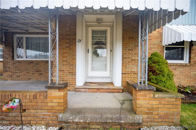 27 Edmund Street, Cheektowaga, NY 14227