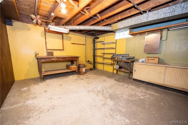 27 Edmund Street, Cheektowaga, NY 14227