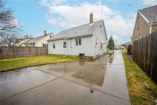 27 Edmund Street, Cheektowaga, NY 14227