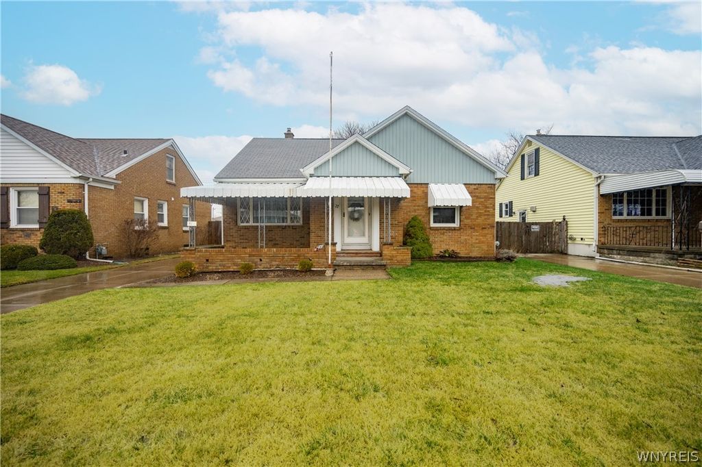 27 Edmund Street, Cheektowaga, NY 14227