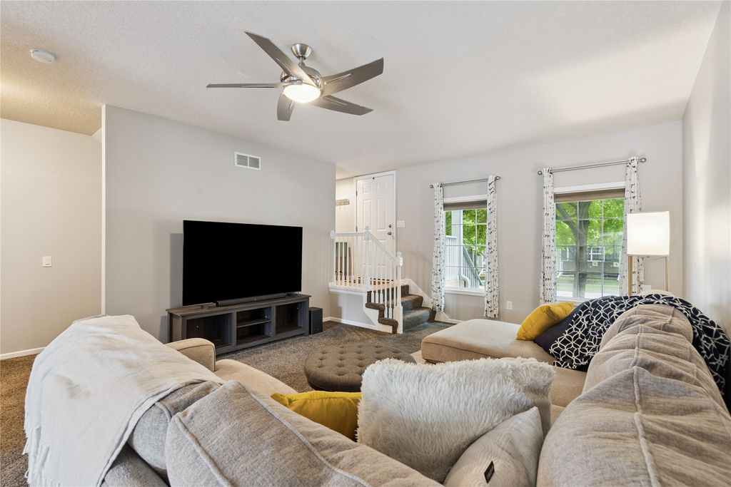 263 SE Booth Avenue, Waukee, IA 50263