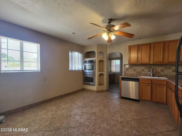 3042 N Park Avenue, Tucson, AZ 85719