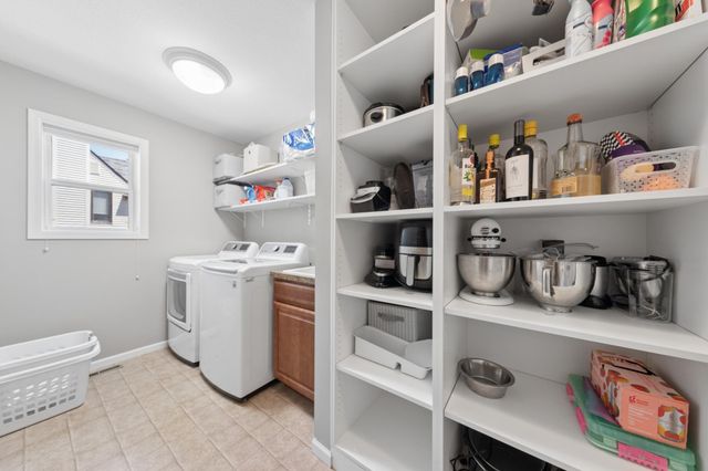 634 6th Avenue S, Hopkins, MN 55343
