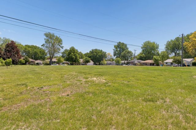 634 6th Avenue S, Hopkins, MN 55343
