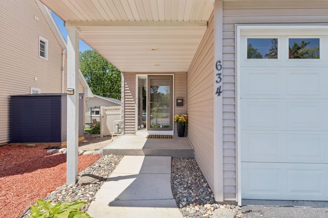 634 6th Avenue S, Hopkins, MN 55343