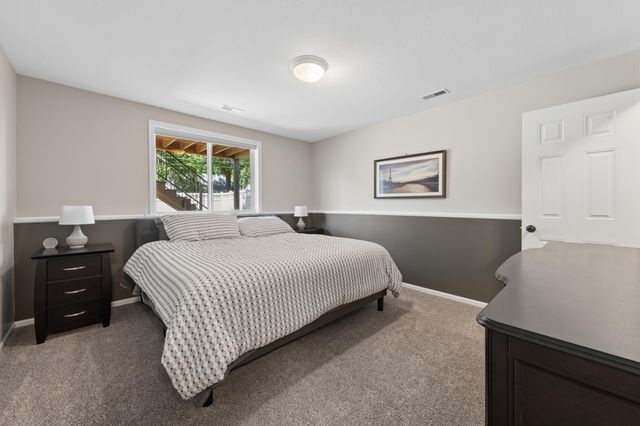 634 6th Avenue S, Hopkins, MN 55343