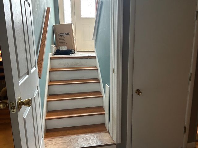 5 Dartmouth St, Randolph, MA 02368