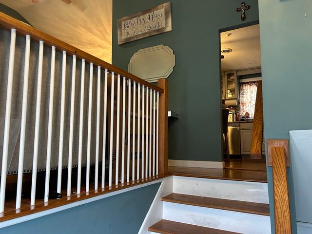 5 Dartmouth St, Randolph, MA 02368