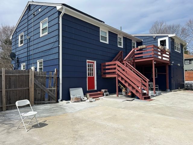 5 Dartmouth St, Randolph, MA 02368