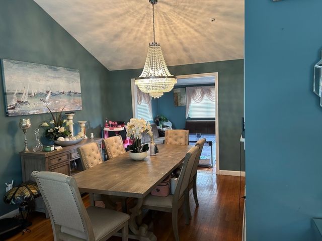 5 Dartmouth St, Randolph, MA 02368