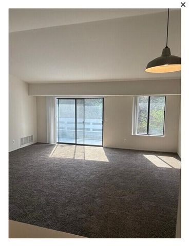 3862 Sparrow Wood Drive, Ann Arbor, MI 48108