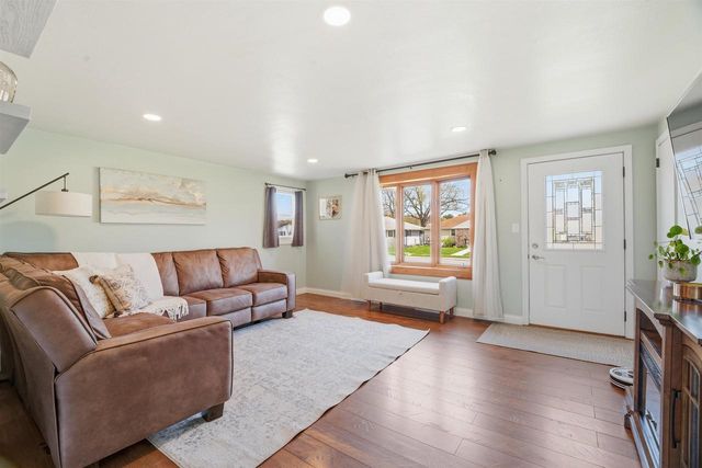 1204 ST AGNES DRIVE, Green Bay, WI 54304