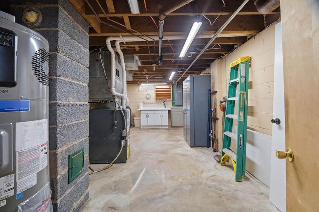 1204 ST AGNES DRIVE, Green Bay, WI 54304