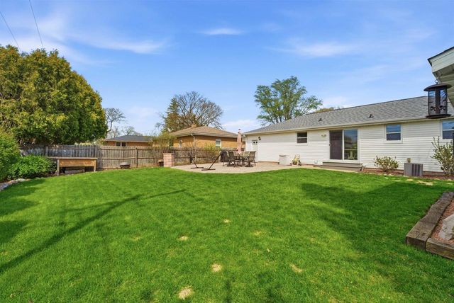 1204 ST AGNES DRIVE, Green Bay, WI 54304