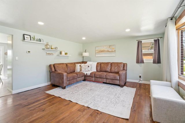 1204 ST AGNES DRIVE, Green Bay, WI 54304