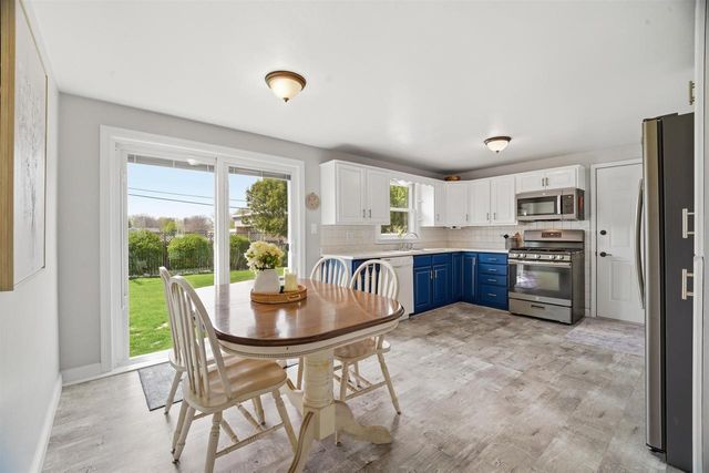 1204 ST AGNES DRIVE, Green Bay, WI 54304