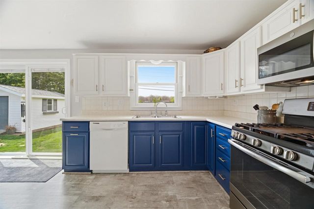 1204 ST AGNES DRIVE, Green Bay, WI 54304