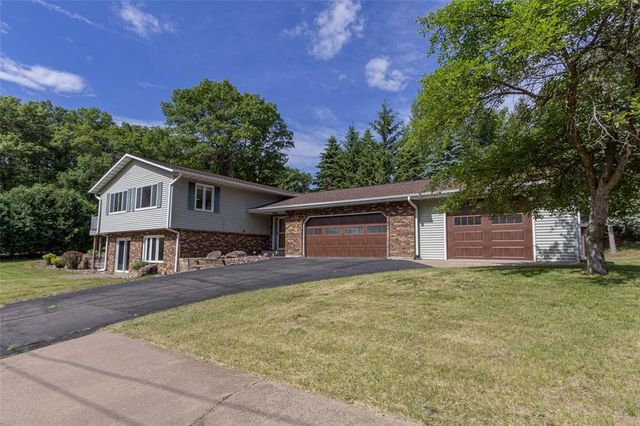2204 Hillside Drive, Eau Claire, WI 54703