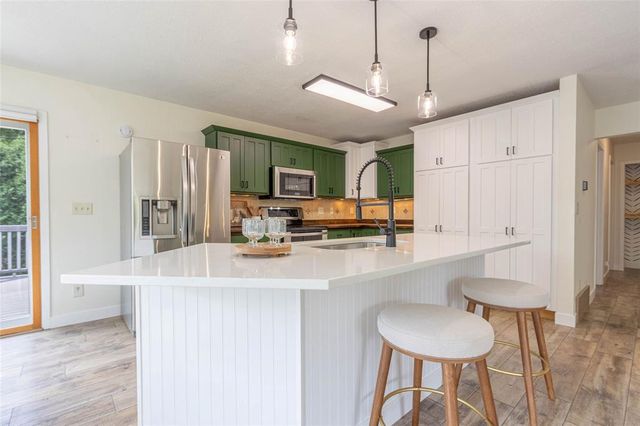 2204 Hillside Drive, Eau Claire, WI 54703