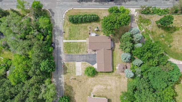 2204 Hillside Drive, Eau Claire, WI 54703
