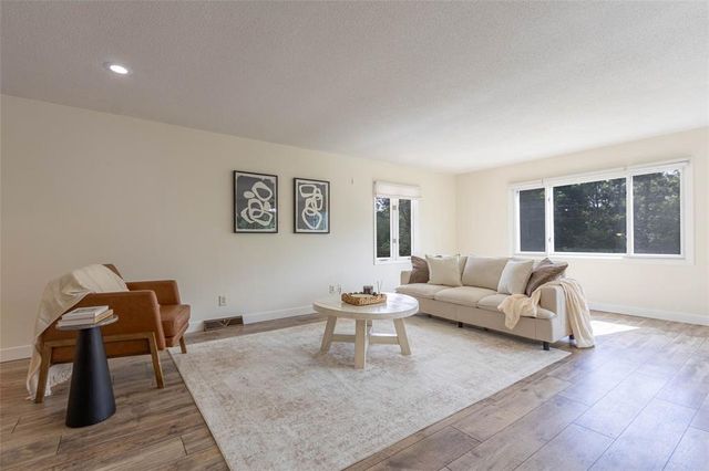 2204 Hillside Drive, Eau Claire, WI 54703