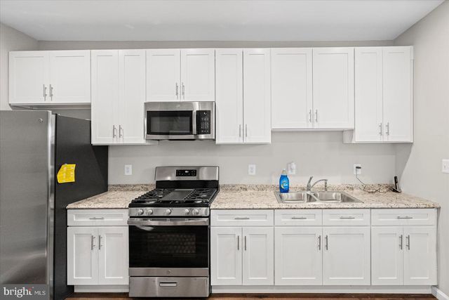 2101 ELSINORE AVE, Baltimore, MD 21216