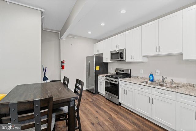 2101 ELSINORE AVE, Baltimore, MD 21216