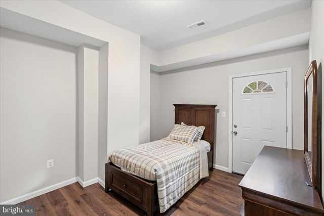 2101 ELSINORE AVE, Baltimore, MD 21216