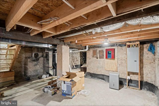 2101 ELSINORE AVE, Baltimore, MD 21216