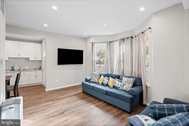 2101 ELSINORE AVE, Baltimore, MD 21216