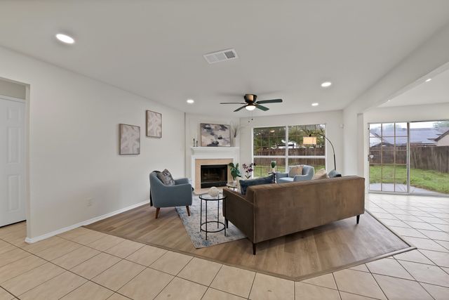 7548 Meadow Creek Drive, Fort Worth, TX 76123