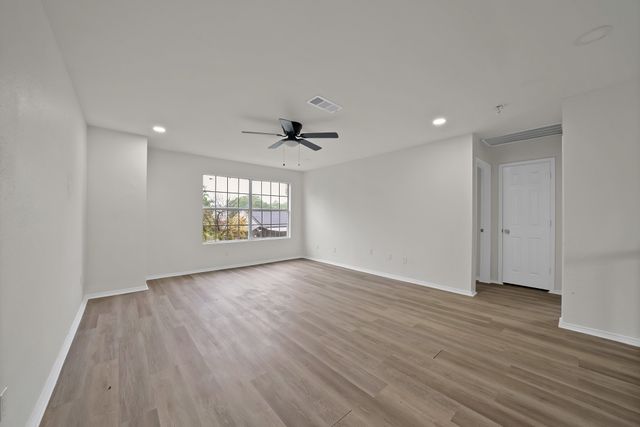 7548 Meadow Creek Drive, Fort Worth, TX 76123