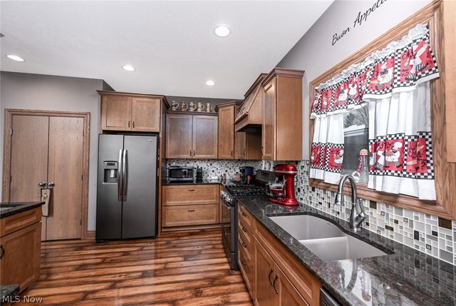 12345 Stafford Road, Chagrin Falls, OH 44023