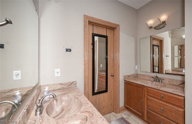 12345 Stafford Road, Chagrin Falls, OH 44023