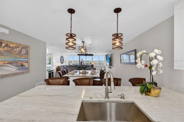 1080 W PEPPERTREE LANE 305A, Sarasota, FL 34242