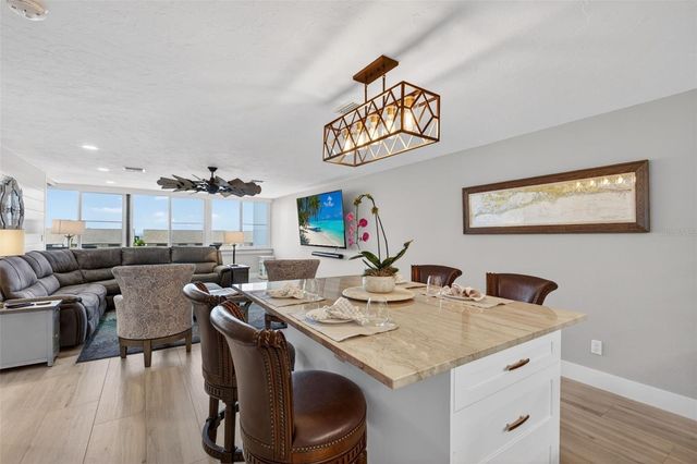 1080 W PEPPERTREE LANE 305A, Sarasota, FL 34242