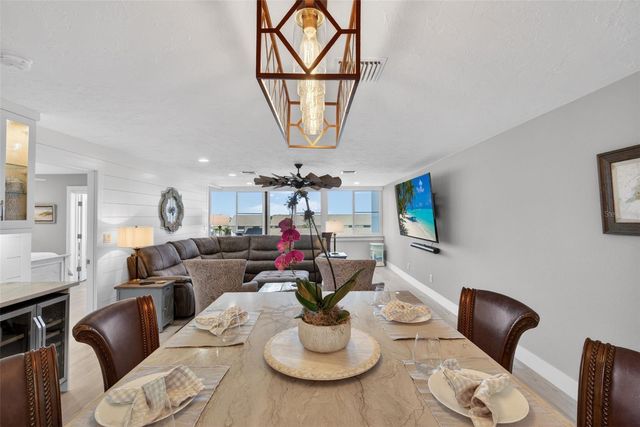 1080 W PEPPERTREE LANE 305A, Sarasota, FL 34242