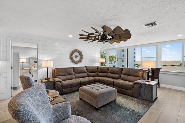 1080 W PEPPERTREE LANE 305A, Sarasota, FL 34242